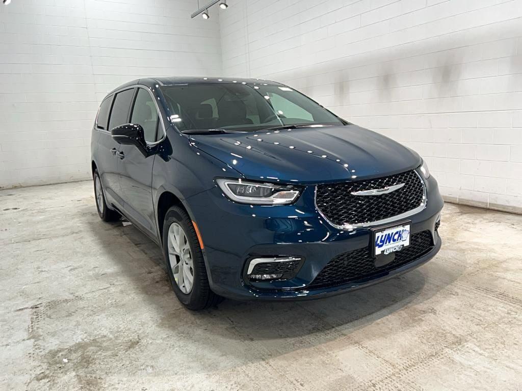 new 2025 Chrysler Pacifica car, priced at $44,995