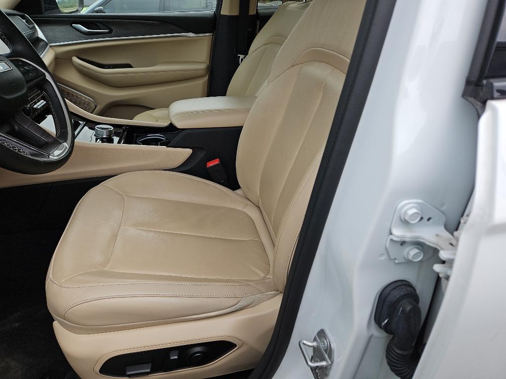 used 2021 Jeep Grand Cherokee L car, priced at $30,995