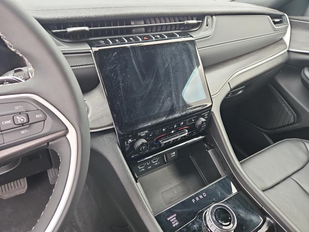 used 2024 Jeep Grand Cherokee car, priced at $40,995