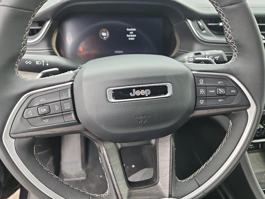 used 2024 Jeep Grand Cherokee car, priced at $40,995