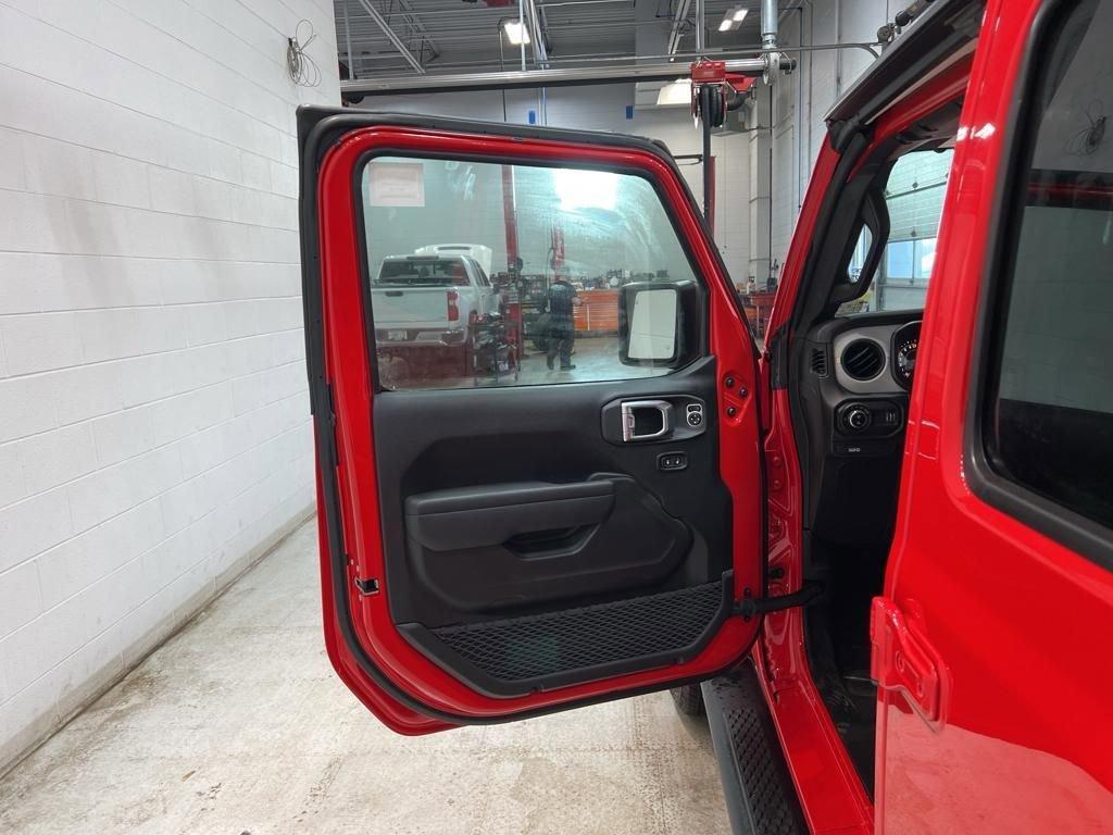 new 2024 Jeep Gladiator car, priced at $48,595
