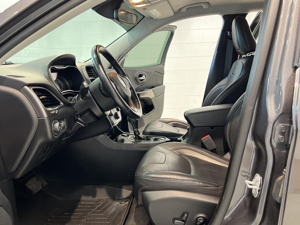 used 2020 Jeep Cherokee car, priced at $19,995