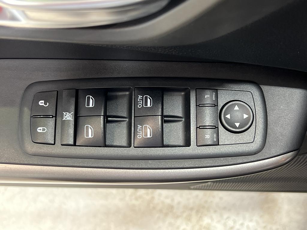 used 2020 Jeep Cherokee car, priced at $19,995
