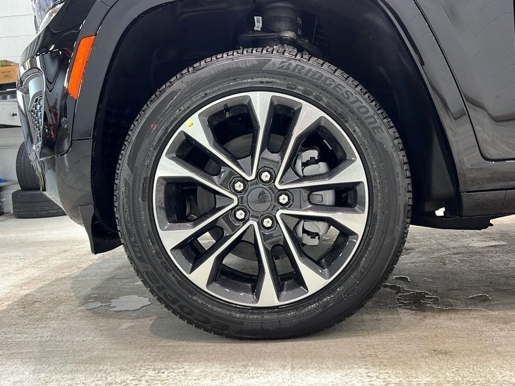 new 2025 Jeep Grand Cherokee L car, priced at $59,913