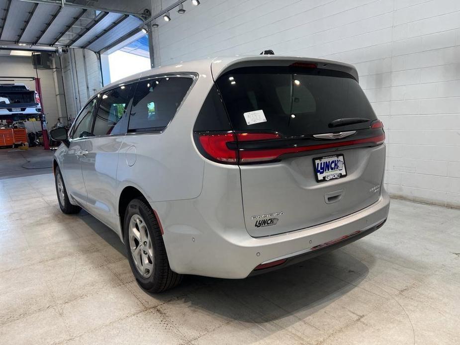 new 2024 Chrysler Pacifica car, priced at $52,245