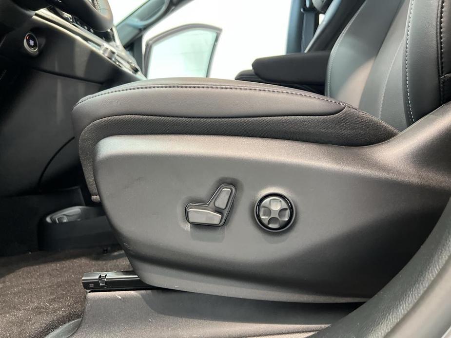 new 2024 Chrysler Pacifica car, priced at $40,995