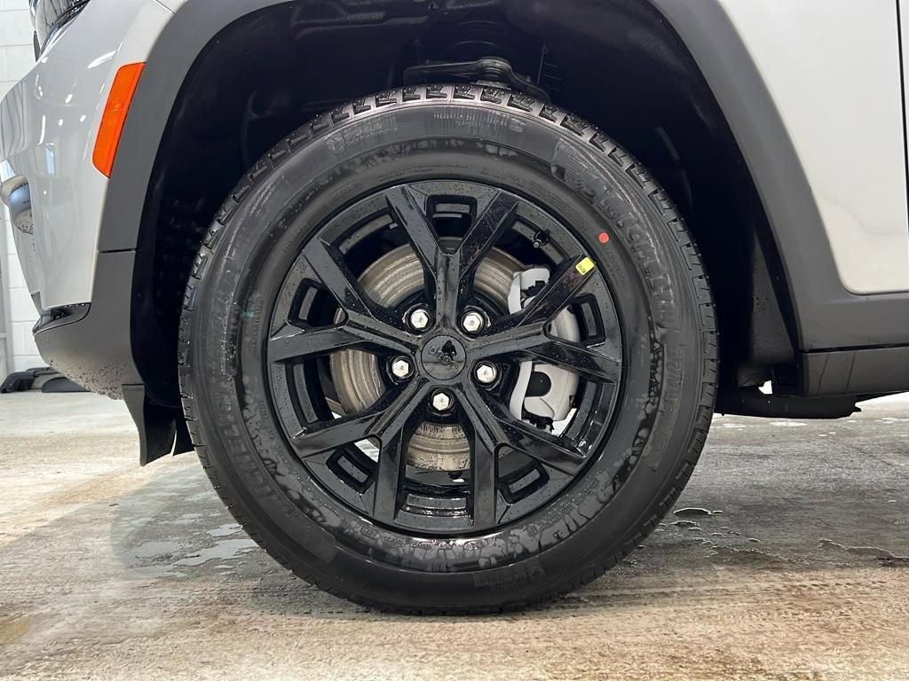 new 2025 Jeep Grand Cherokee L car, priced at $43,675