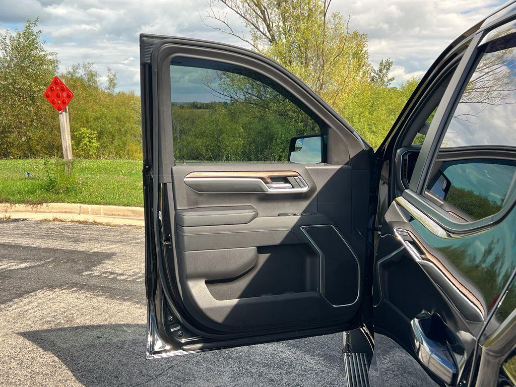 used 2022 Chevrolet Silverado 1500 car, priced at $43,495