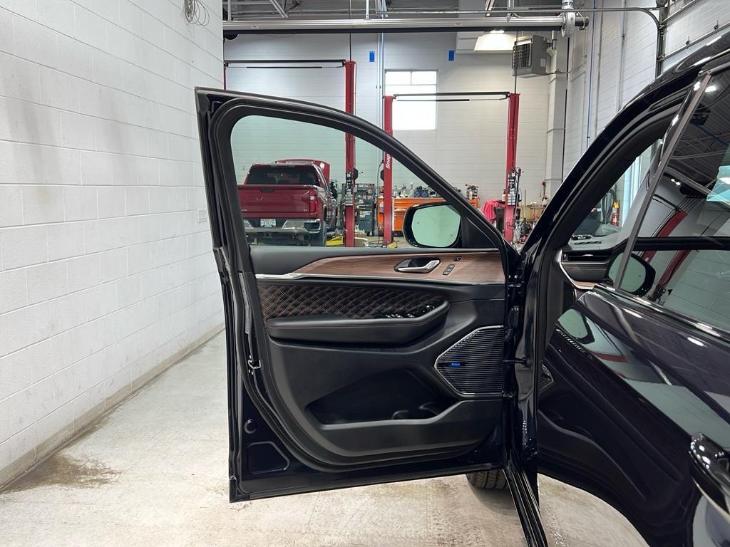 used 2024 Jeep Grand Cherokee L car, priced at $57,889