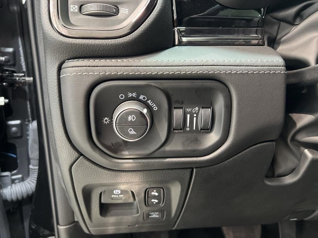 new 2025 Ram 1500 car, priced at $70,733