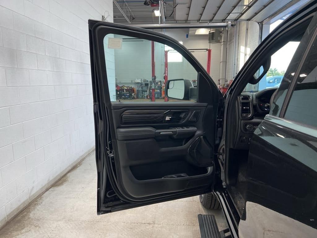 new 2025 Ram 1500 car, priced at $70,733