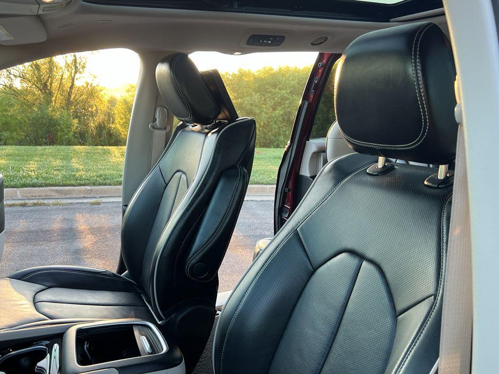 used 2021 Chrysler Pacifica car, priced at $34,499