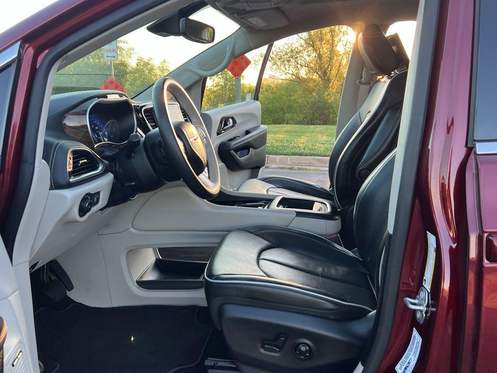 used 2021 Chrysler Pacifica car, priced at $34,499