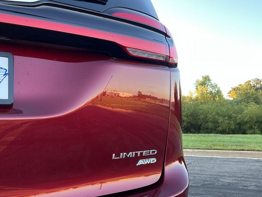 used 2021 Chrysler Pacifica car, priced at $34,499