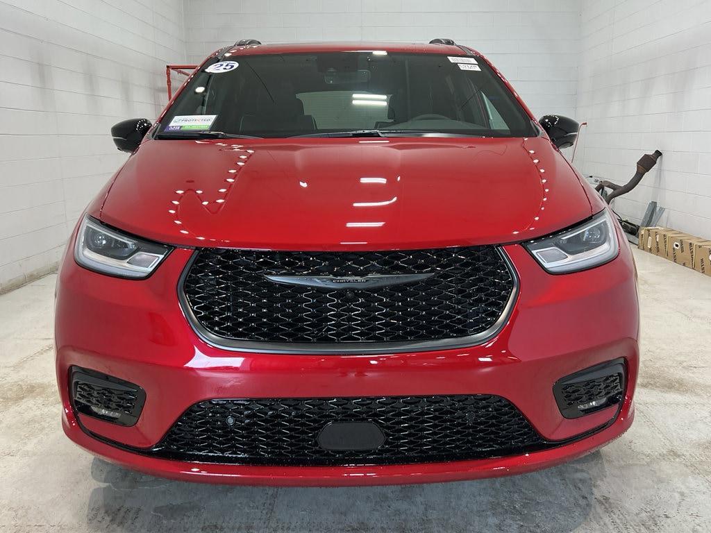 new 2025 Chrysler Pacifica car, priced at $53,330