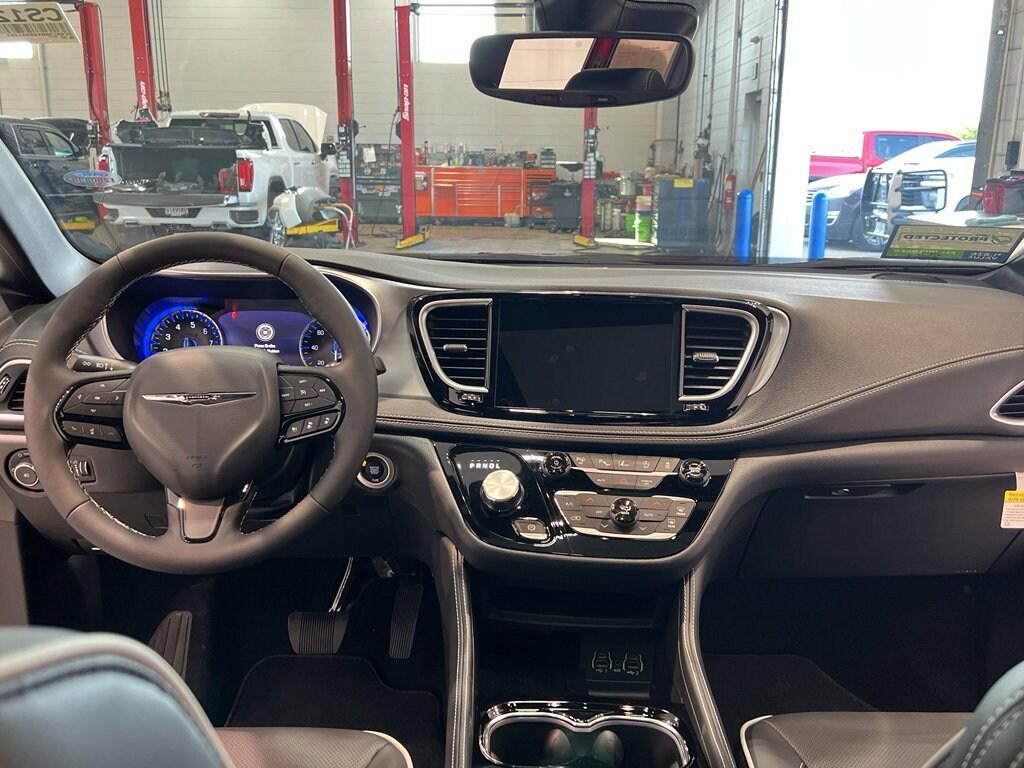 new 2025 Chrysler Pacifica car, priced at $53,330