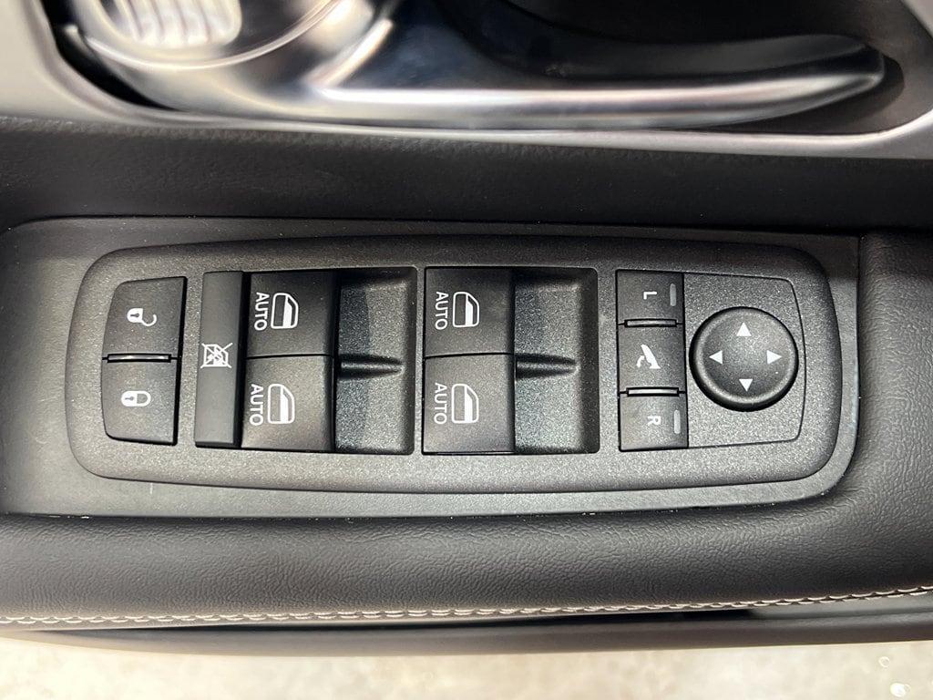 new 2025 Chrysler Pacifica car, priced at $53,330