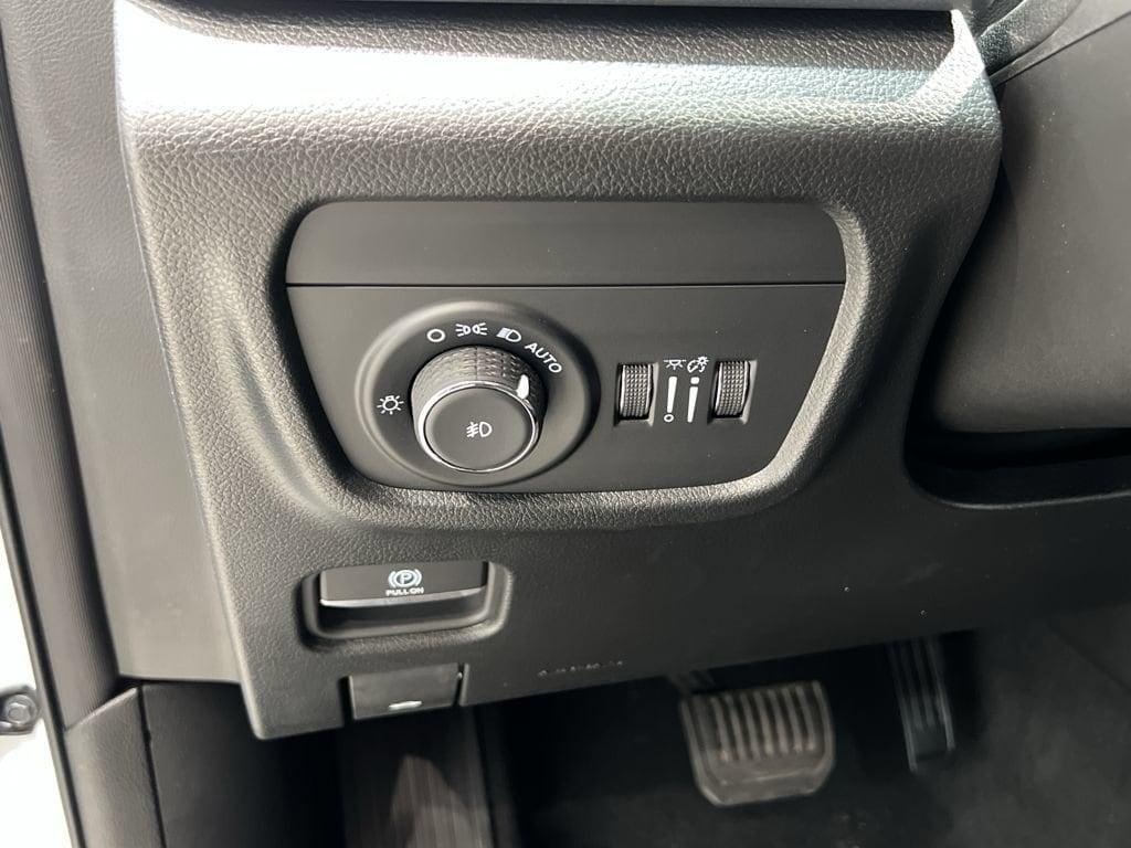 new 2025 Jeep Grand Cherokee car, priced at $55,999