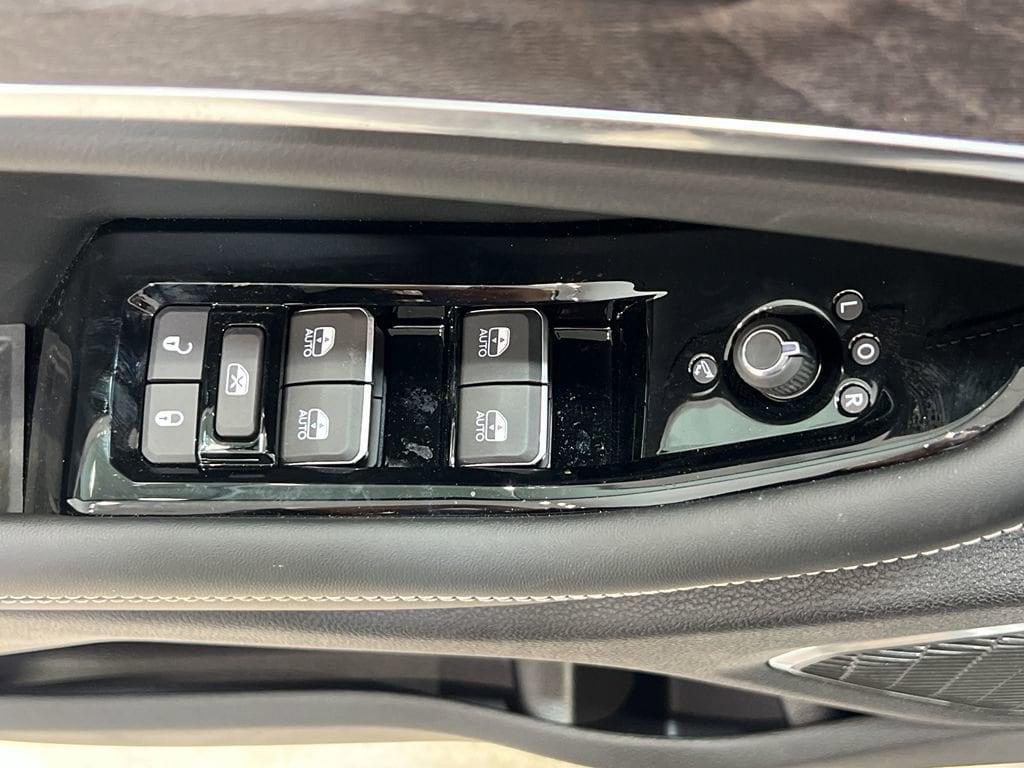 new 2025 Jeep Grand Cherokee car, priced at $55,999