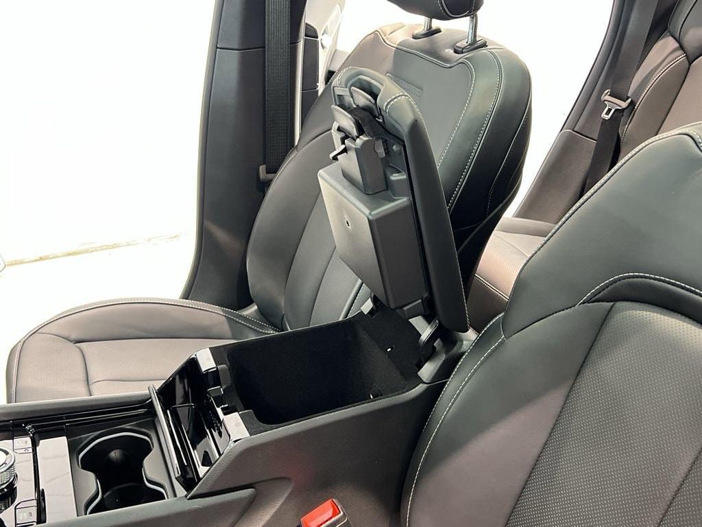 new 2025 Jeep Grand Cherokee car, priced at $55,999