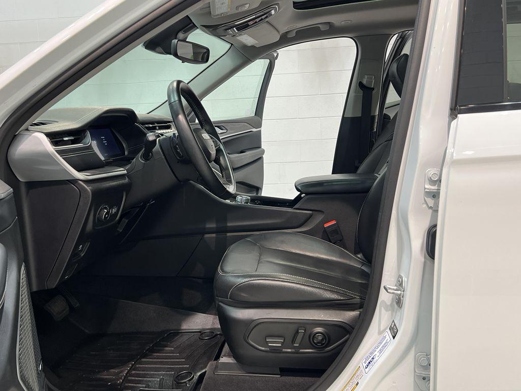 used 2022 Jeep Grand Cherokee L car, priced at $35,795
