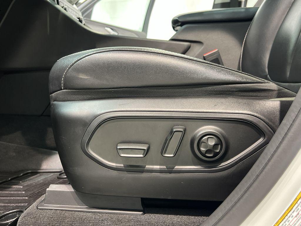 used 2022 Jeep Grand Cherokee L car, priced at $35,795
