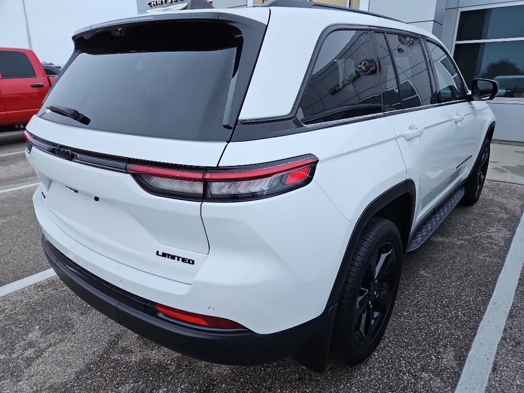used 2024 Jeep Grand Cherokee car, priced at $38,995