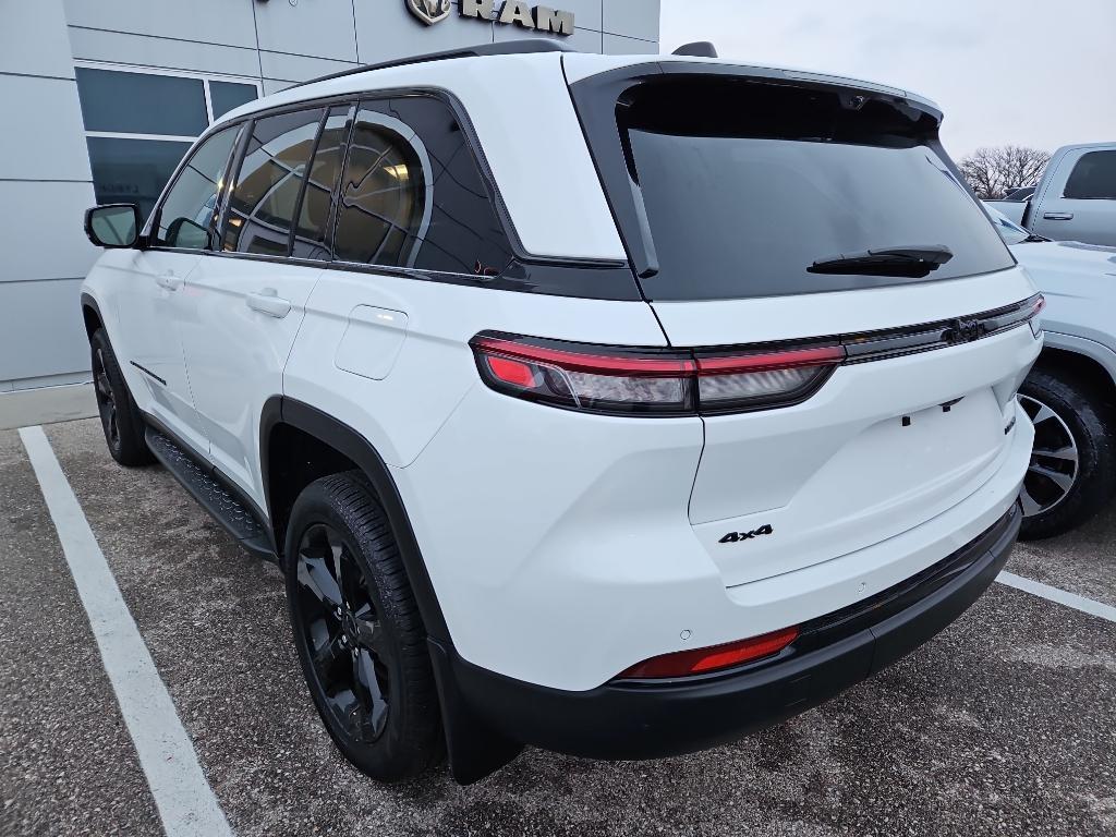 used 2024 Jeep Grand Cherokee car, priced at $38,995