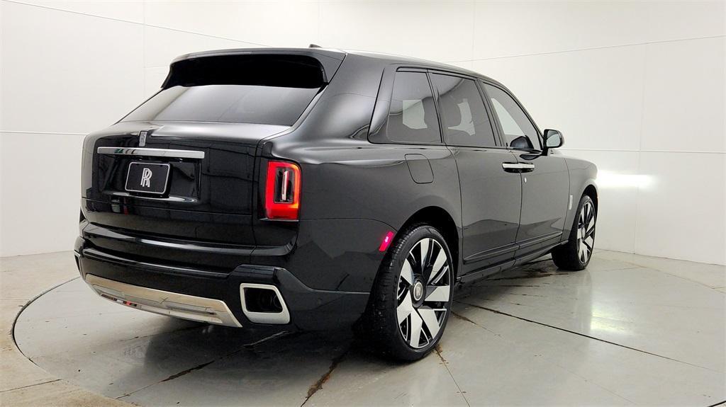 new 2025 Rolls-Royce Cullinan car, priced at $528,025