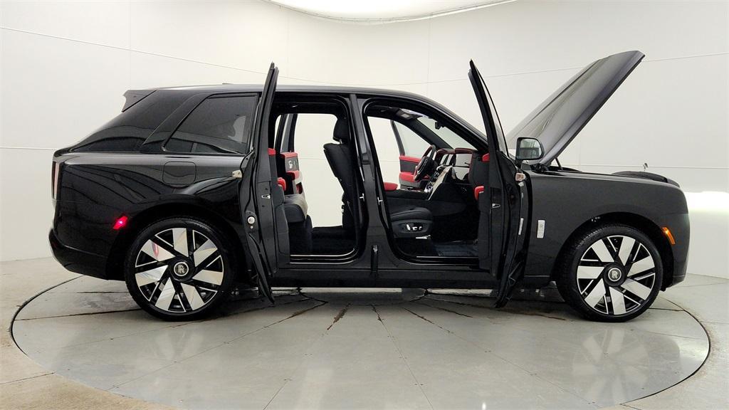 new 2025 Rolls-Royce Cullinan car, priced at $528,025