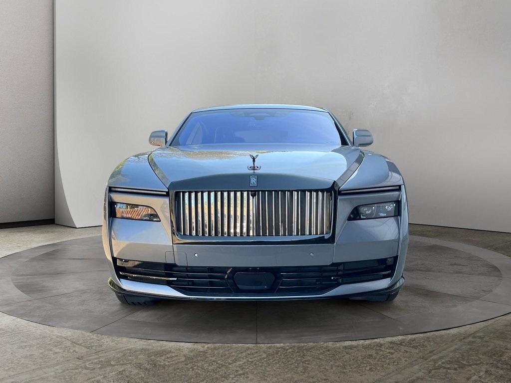 new 2025 Rolls-Royce Spectre car, priced at $550,225