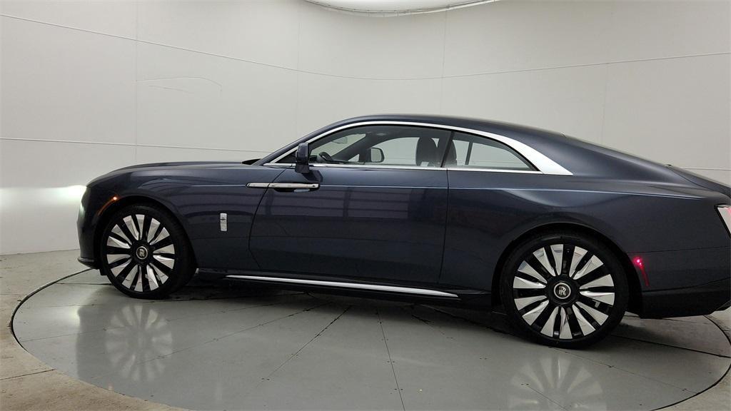 new 2025 Rolls-Royce Spectre car, priced at $517,550