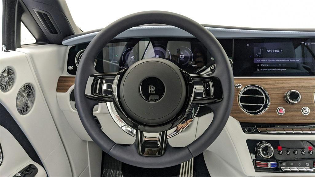 new 2025 Rolls-Royce Spectre car, priced at $517,550