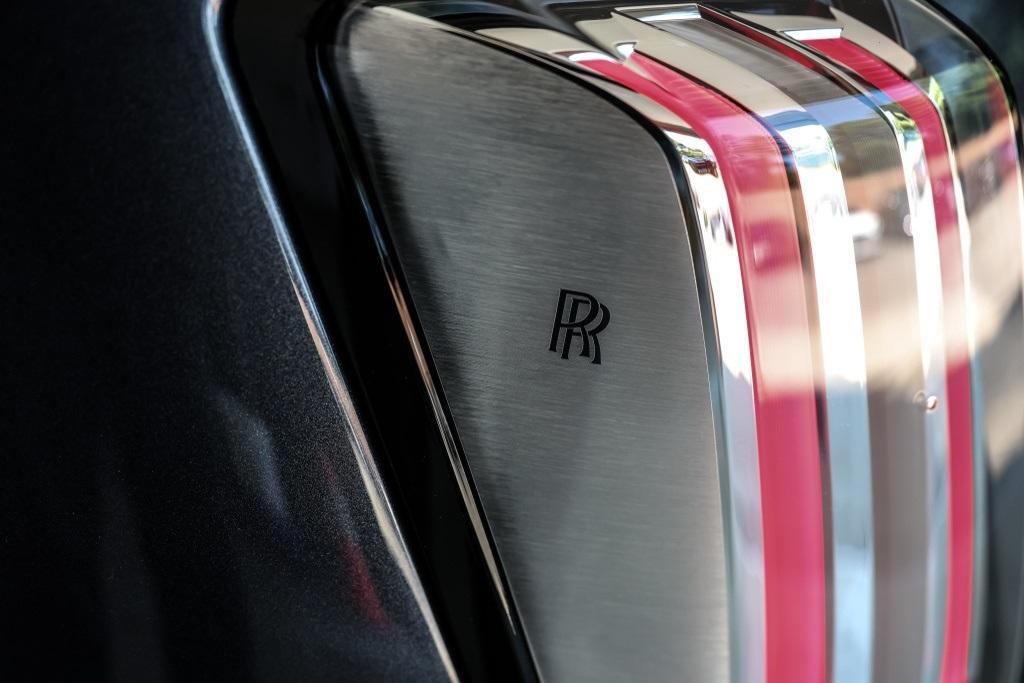 new 2025 Rolls-Royce Spectre car, priced at $517,550