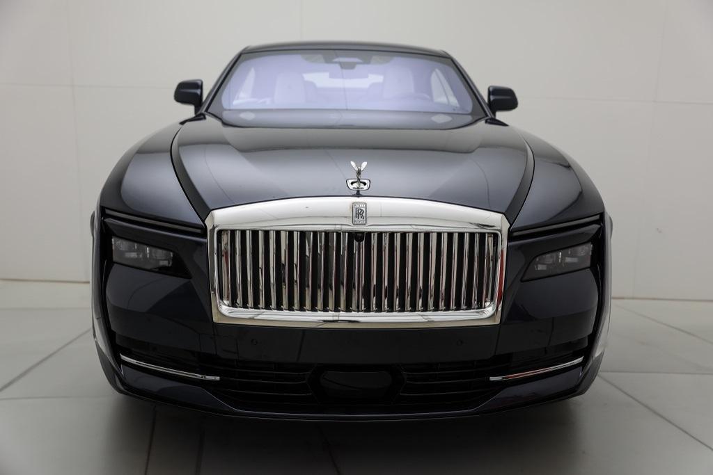 new 2025 Rolls-Royce Spectre car, priced at $517,550