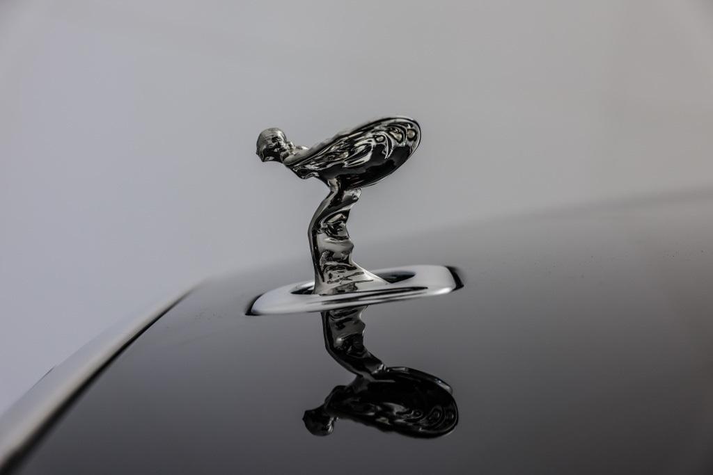 new 2025 Rolls-Royce Spectre car, priced at $517,550