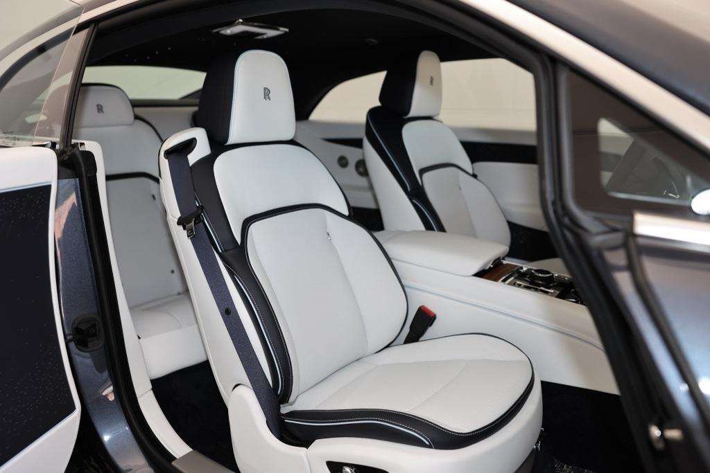 new 2025 Rolls-Royce Spectre car, priced at $517,550