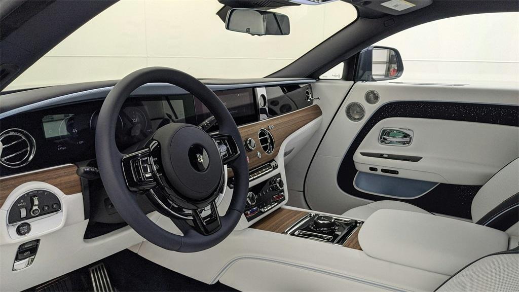 new 2025 Rolls-Royce Spectre car, priced at $517,550
