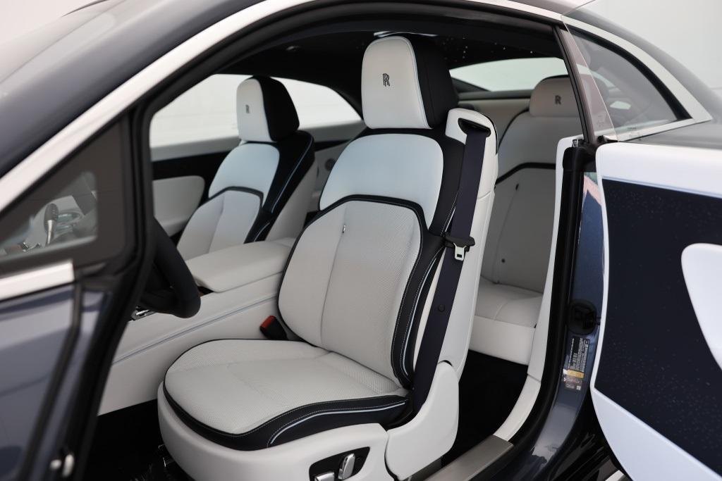 new 2025 Rolls-Royce Spectre car, priced at $517,550
