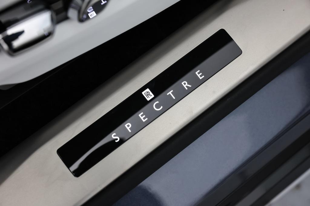 new 2025 Rolls-Royce Spectre car, priced at $517,550