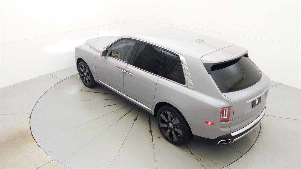 new 2024 Rolls-Royce Cullinan car, priced at $442,150