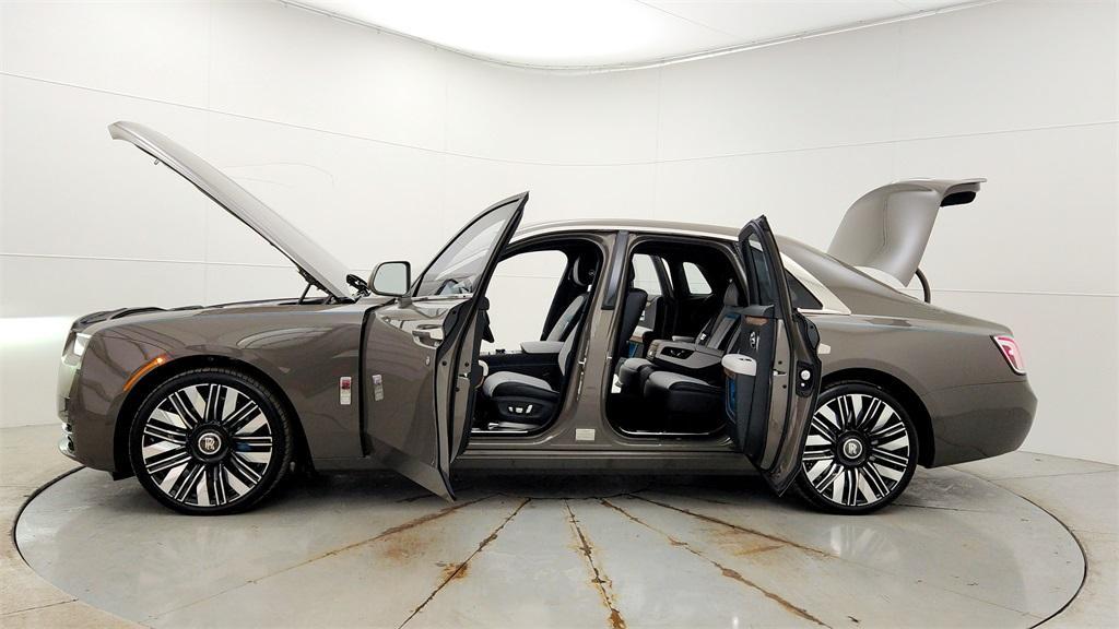 new 2025 Rolls-Royce Ghost car, priced at $500,625