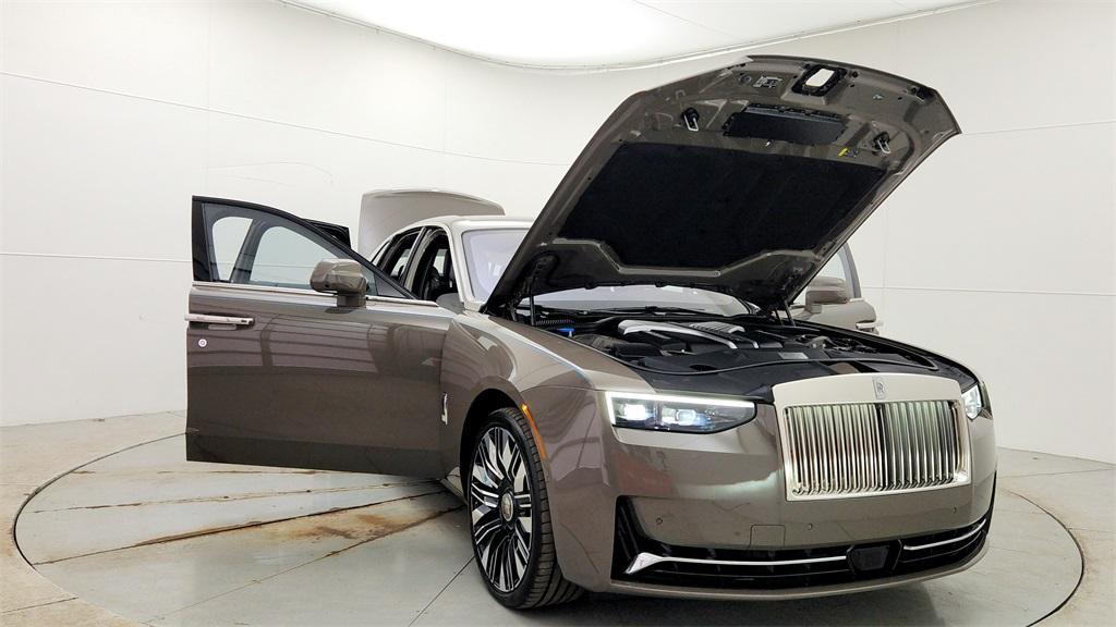 new 2025 Rolls-Royce Ghost car, priced at $500,625