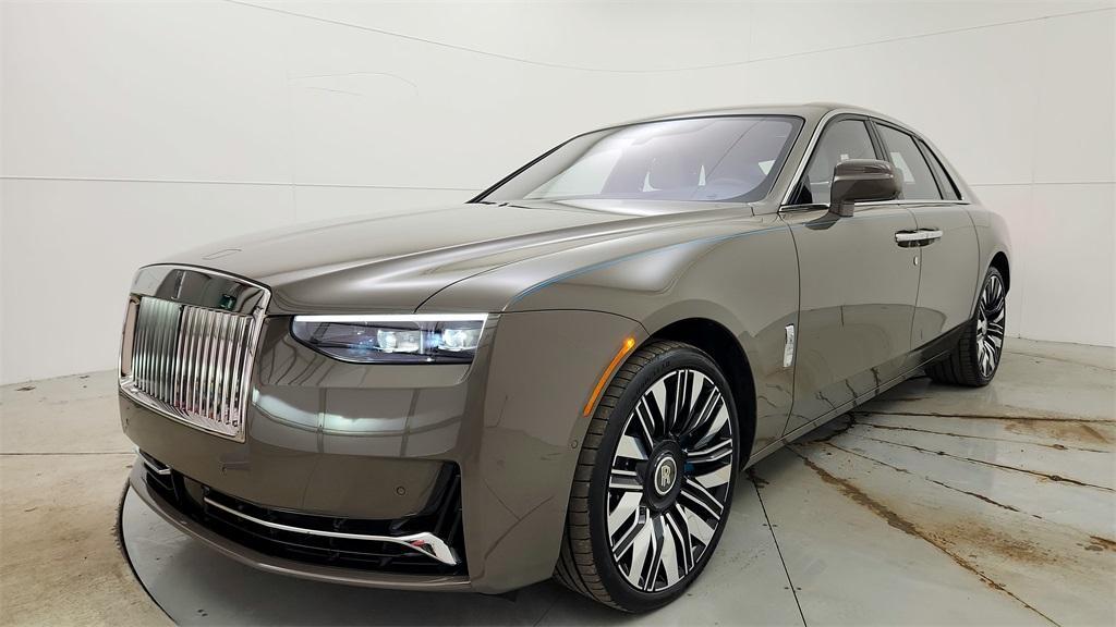 new 2025 Rolls-Royce Ghost car, priced at $500,625