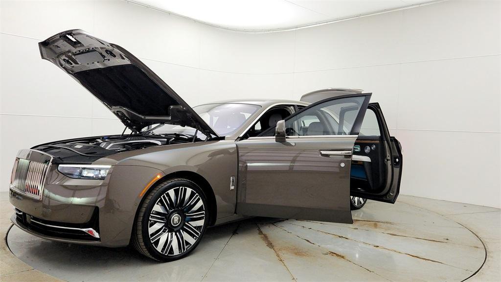 new 2025 Rolls-Royce Ghost car, priced at $500,625