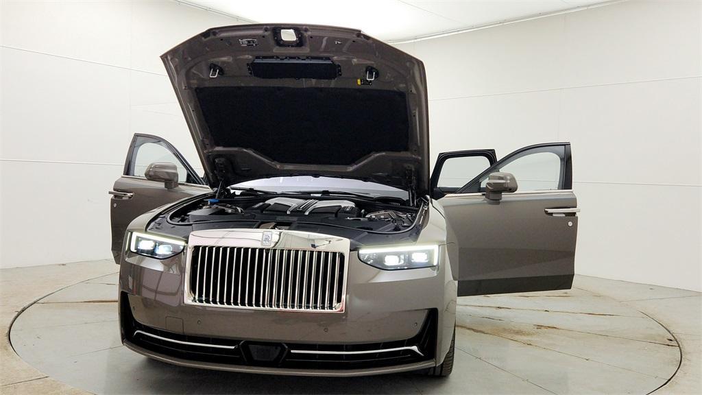 new 2025 Rolls-Royce Ghost car, priced at $500,625