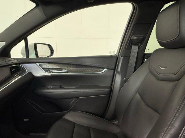 used 2021 Cadillac XT5 car, priced at $35,991