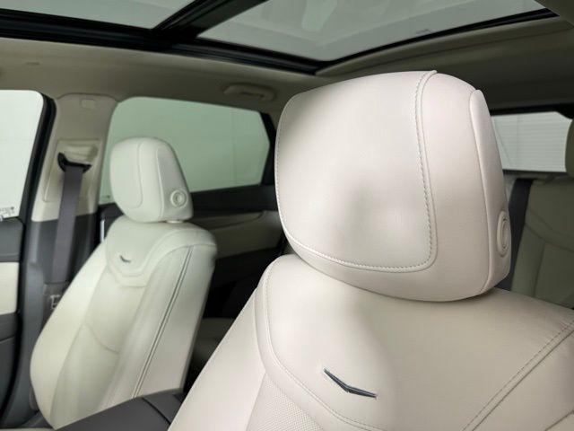 new 2025 Cadillac XT5 car, priced at $57,165