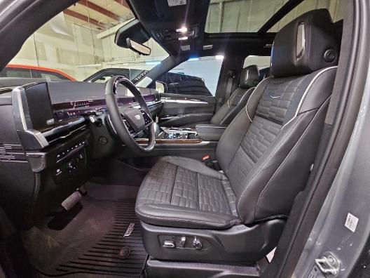 used 2025 Cadillac Escalade ESV car, priced at $131,389