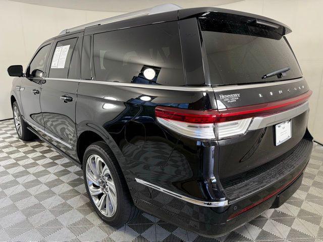 used 2024 Lincoln Navigator car, priced at $78,999
